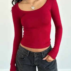 Red Sleeve top